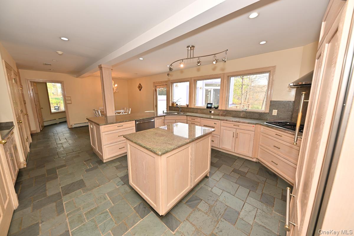 27 Sky Meadow Road, Suffern, NY 10901