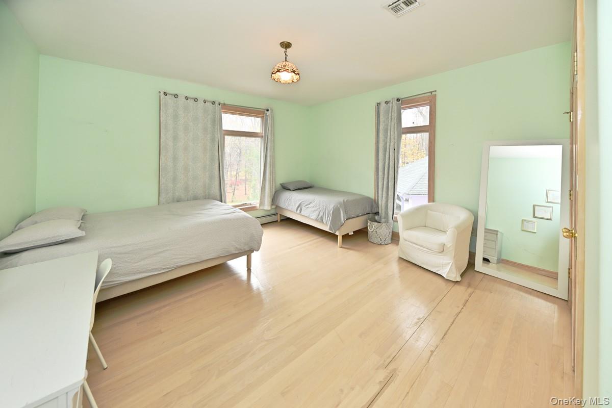 27 Sky Meadow Road, Suffern, NY 10901