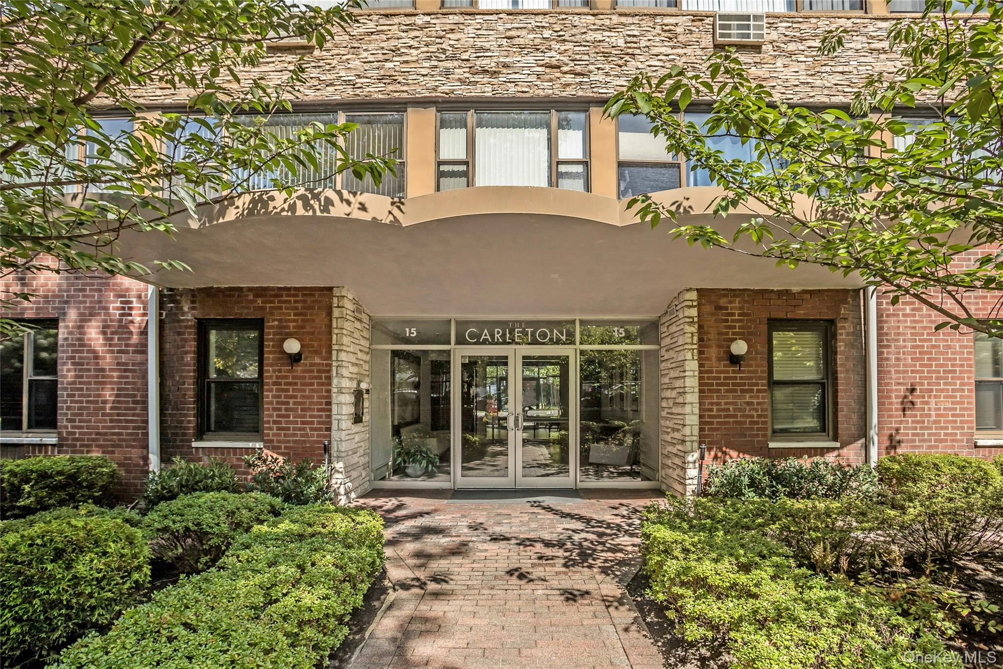 15 Hill Park Ave Avenue # 1C, Great Neck, NY 11021