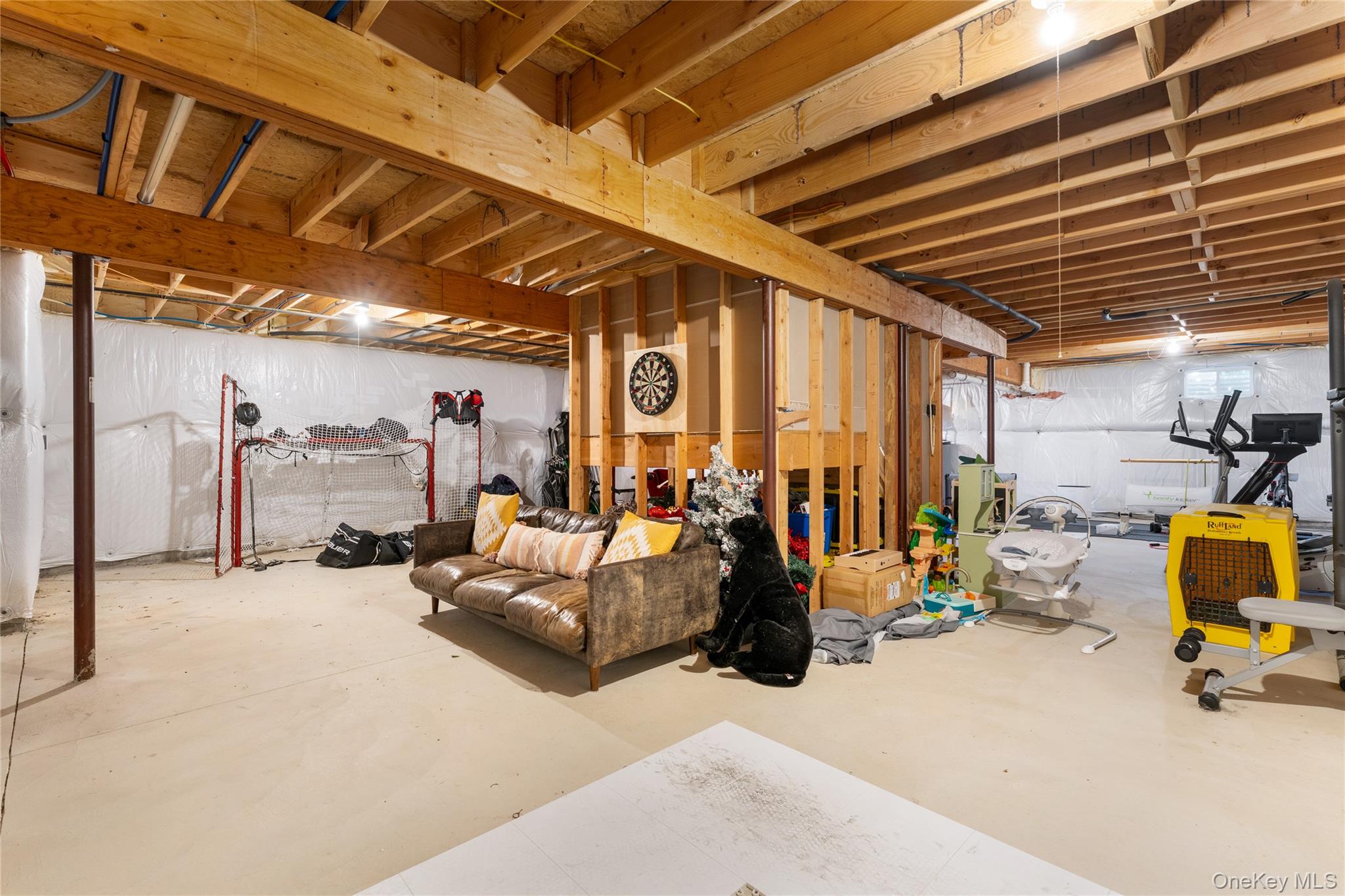 108 Calverton Court, Wading River, NY 11792