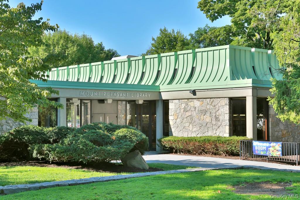 49 Nanny Hagen Road, Thornwood, NY 10594