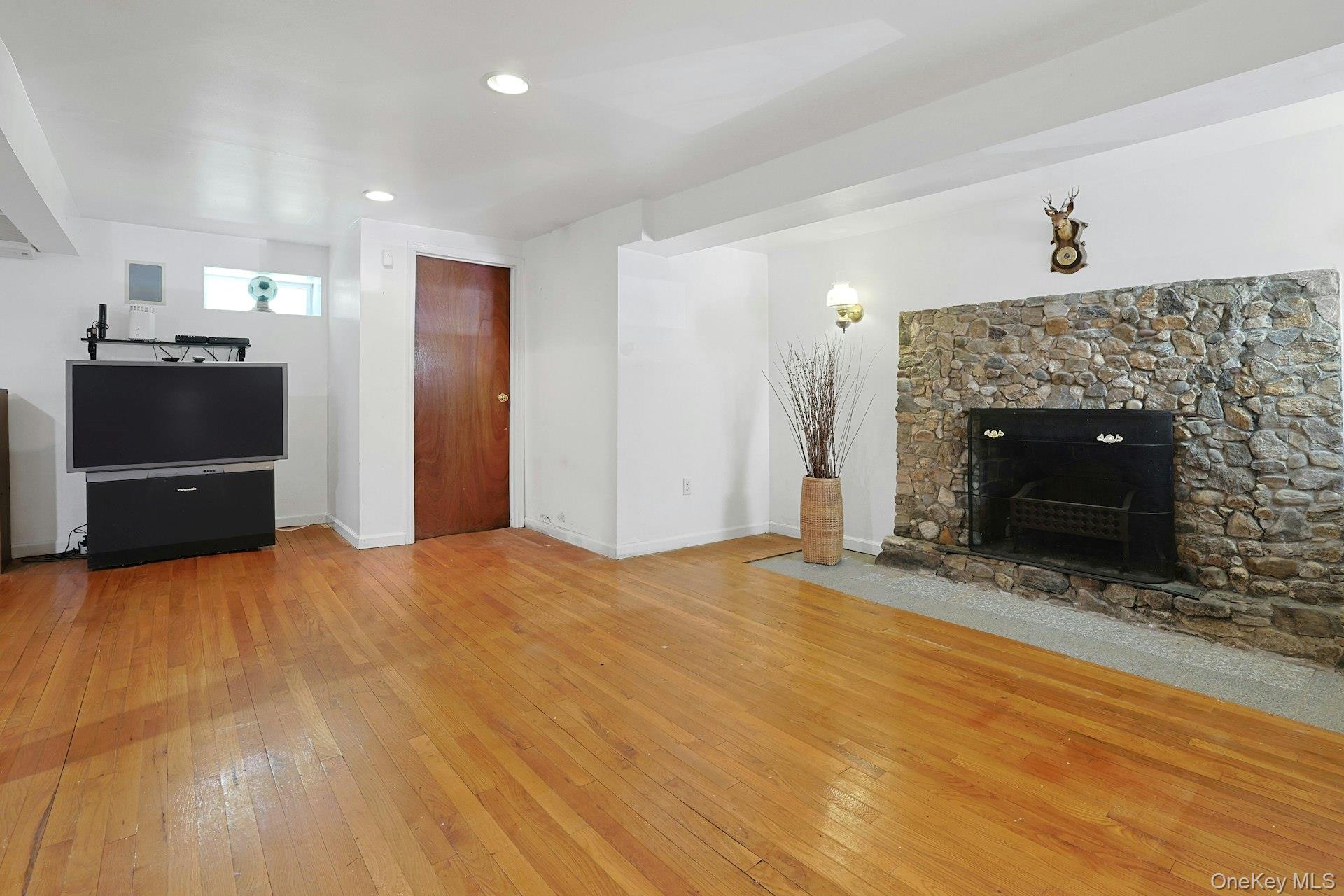 49 Nanny Hagen Road, Thornwood, NY 10594