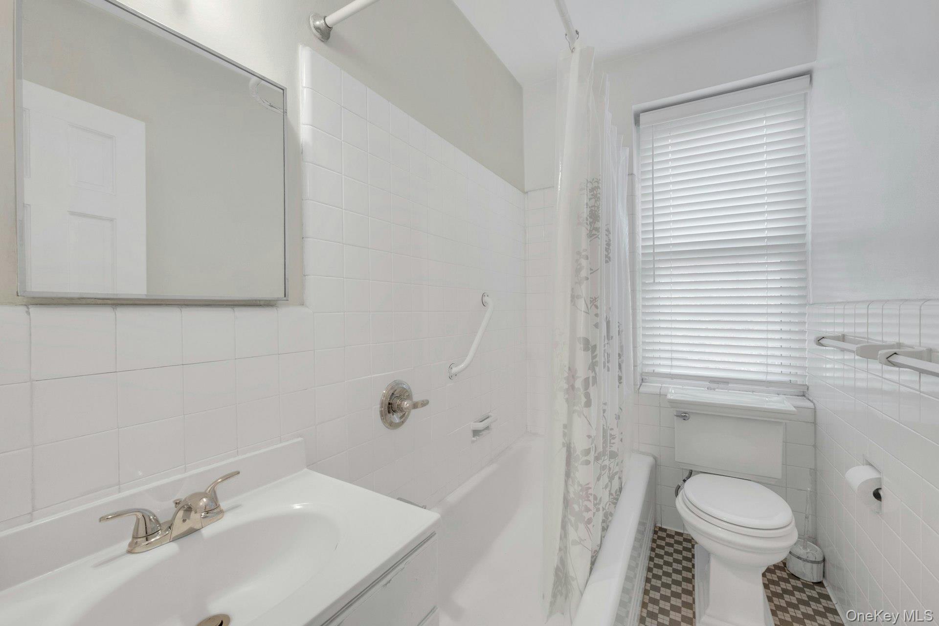 5 Midland Gardens # 3M, Bronxville, NY 10708