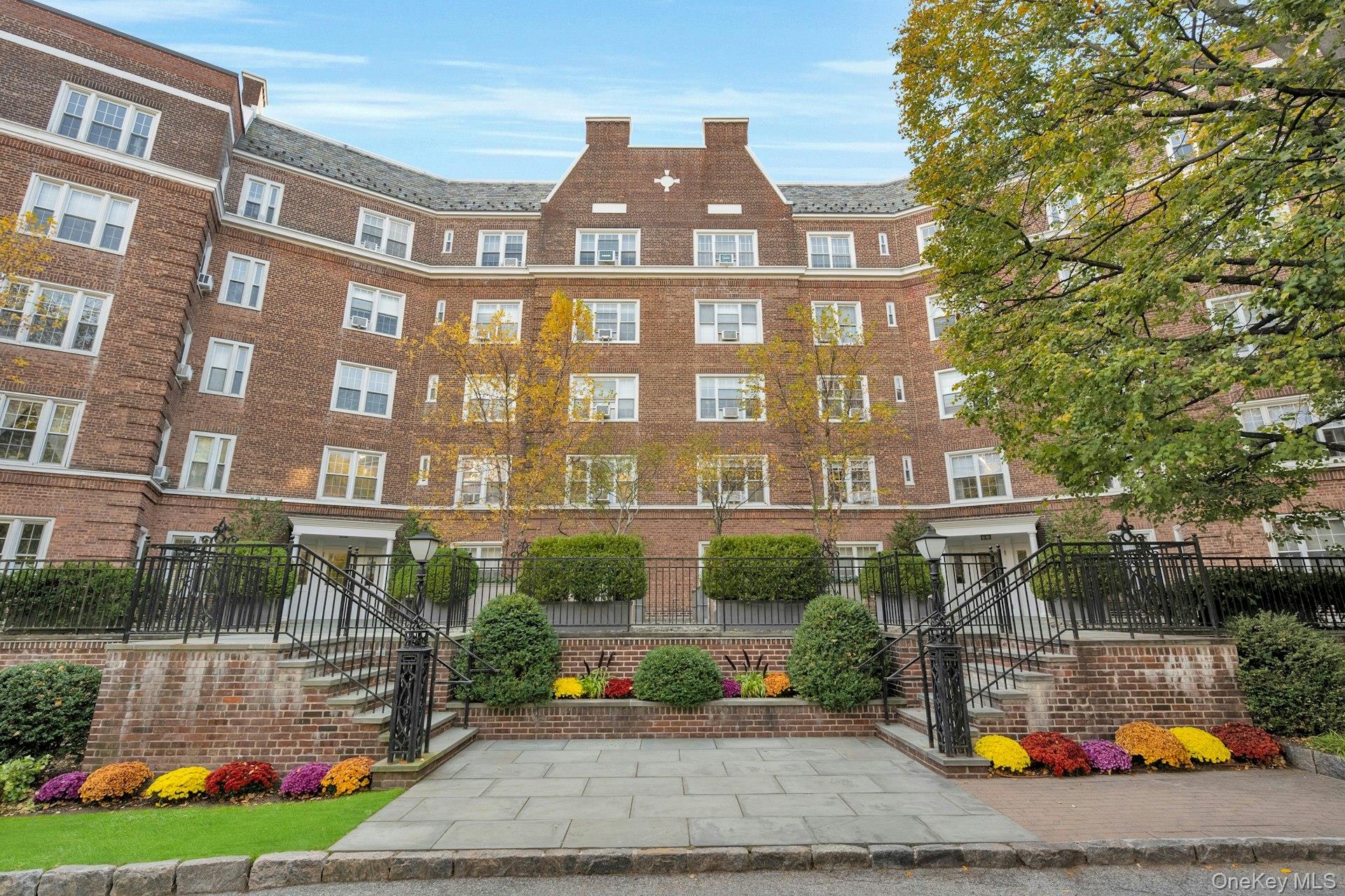 5 Midland Gardens # 3M, Bronxville, NY 10708