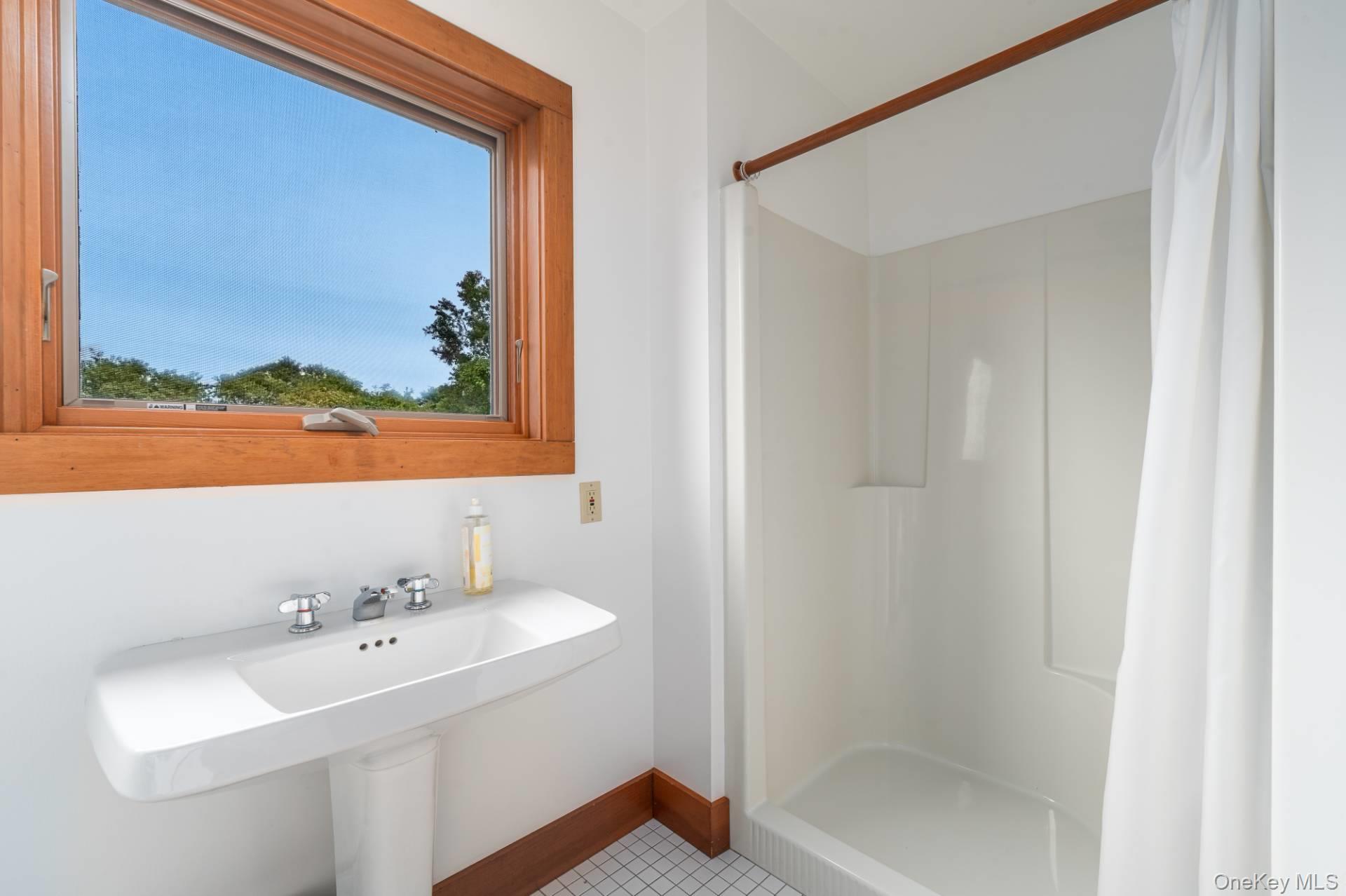 East Marion, NY 11939