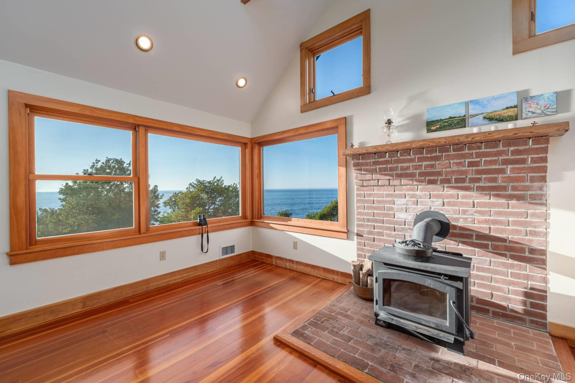 East Marion, NY 11939