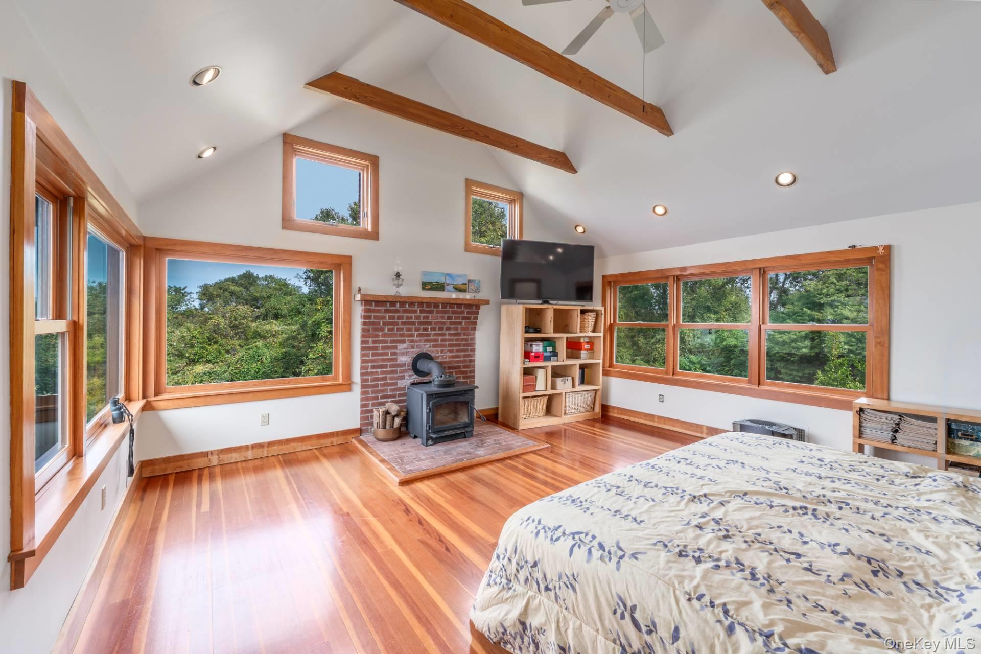 East Marion, NY 11939