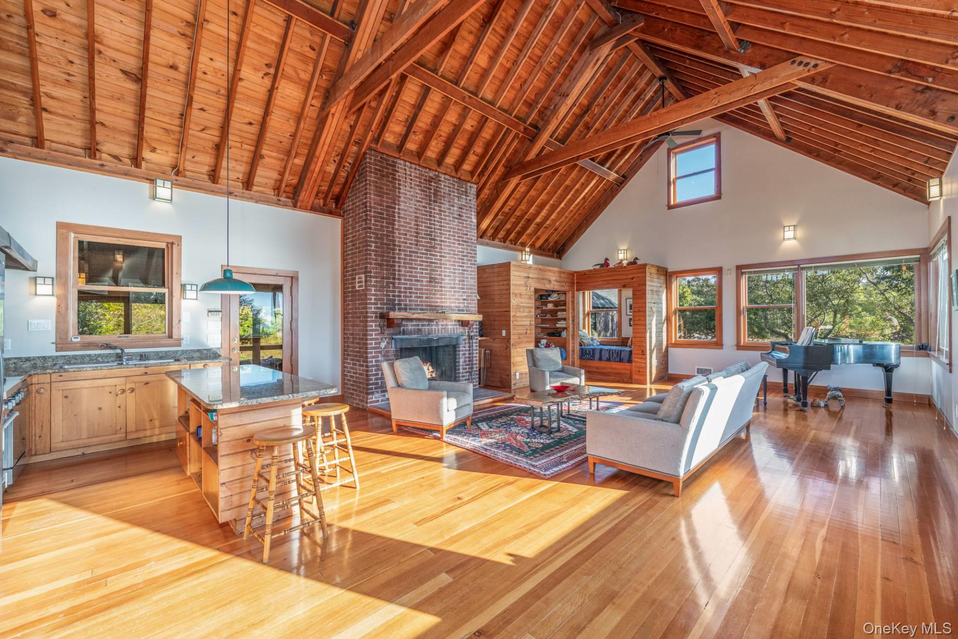 East Marion, NY 11939