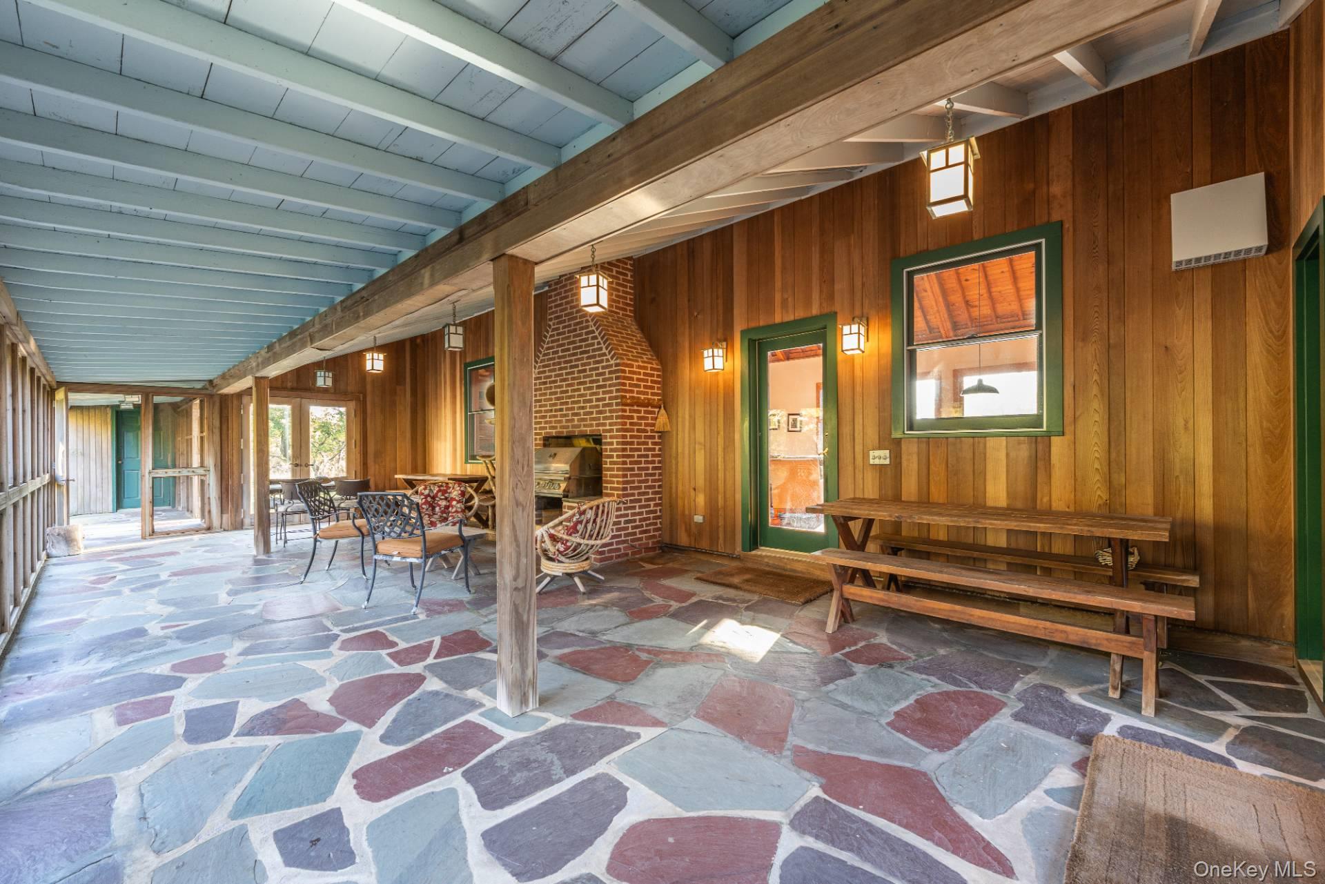 East Marion, NY 11939