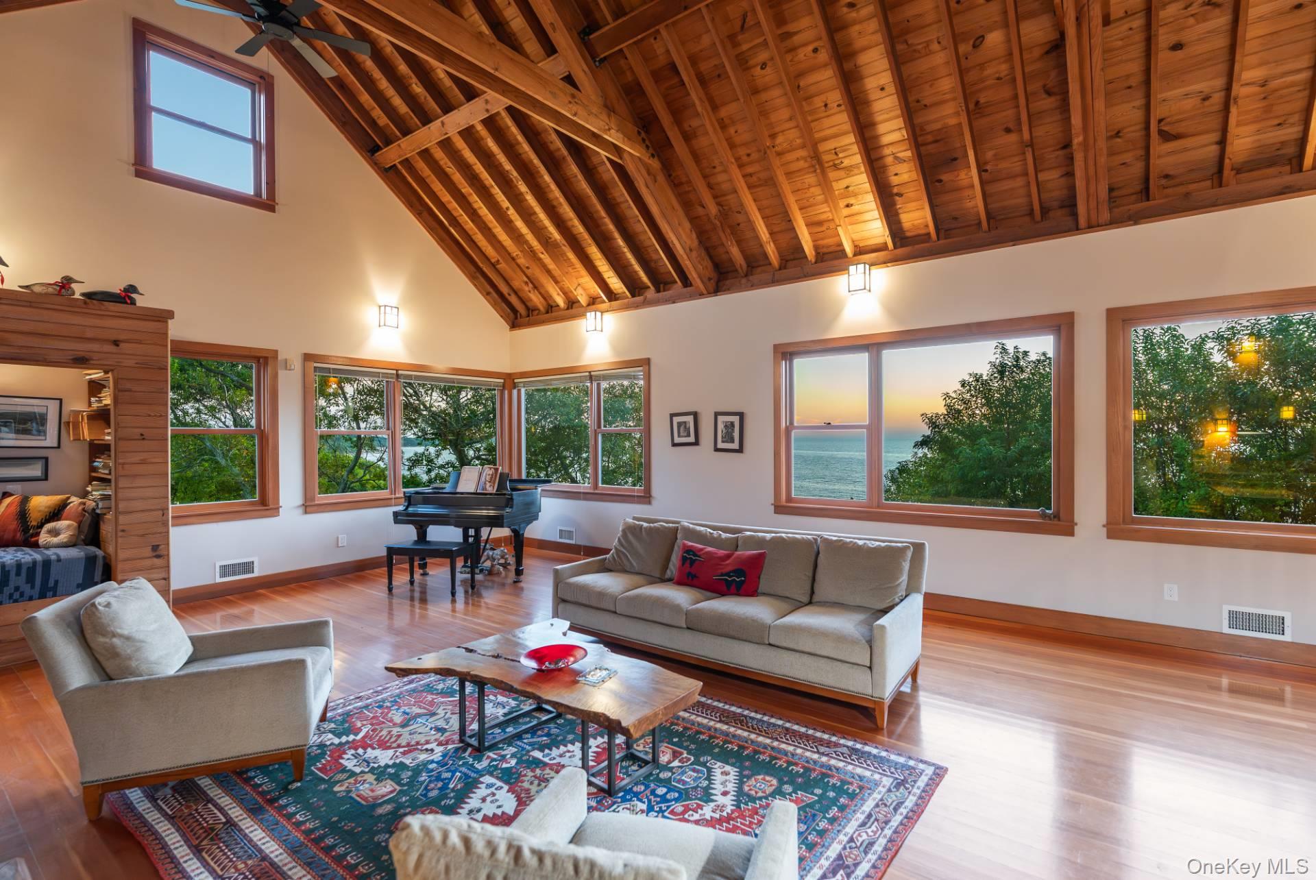 East Marion, NY 11939