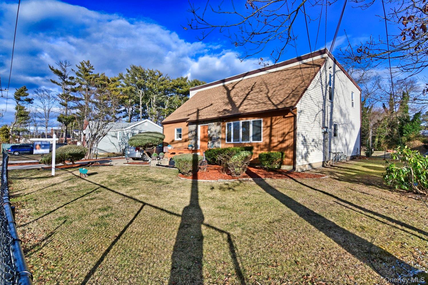 467 Carlls Path, Deer Park, NY 11729