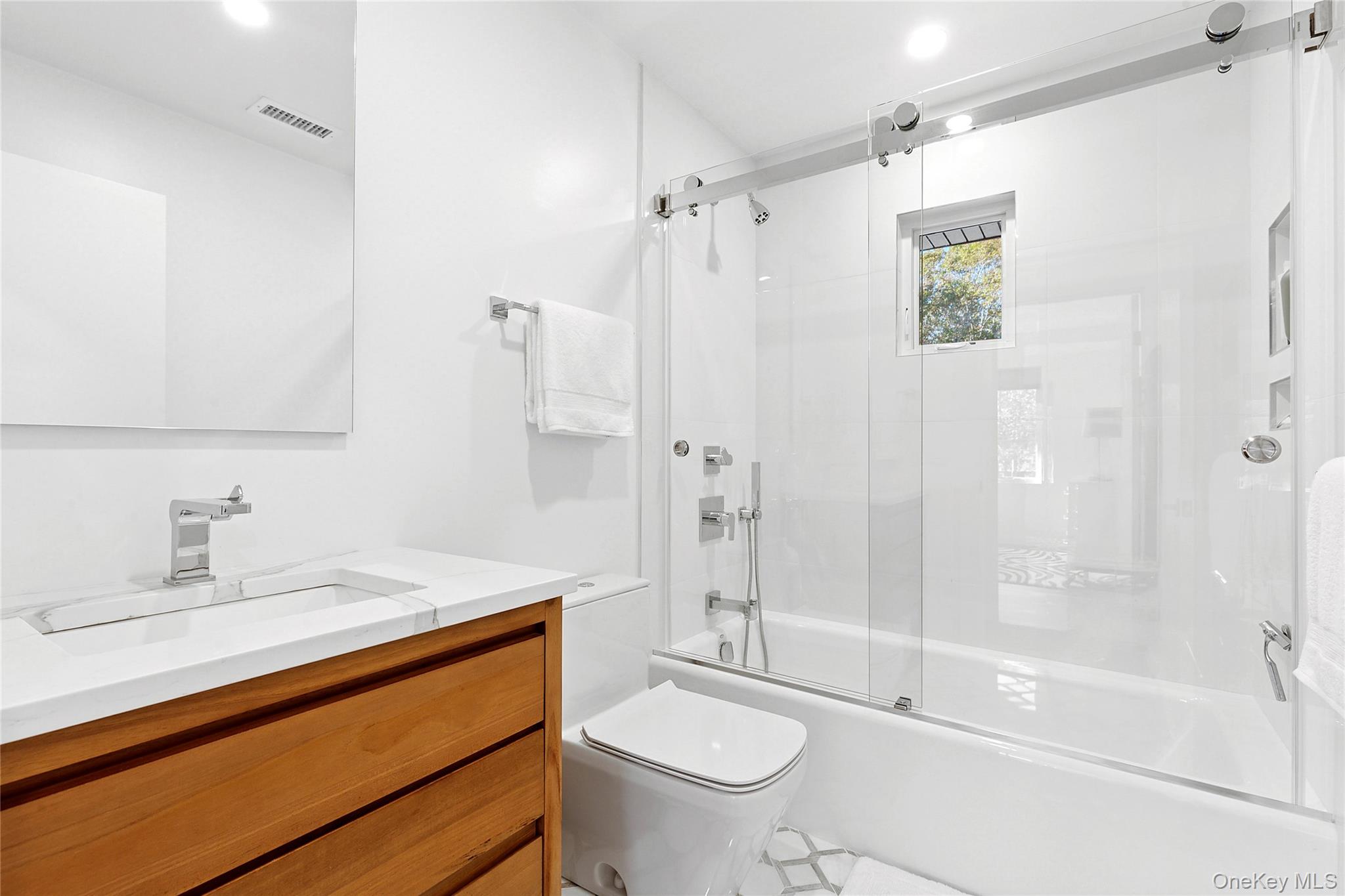 70 Whooping Hollow Road, East Hampton, NY 11937