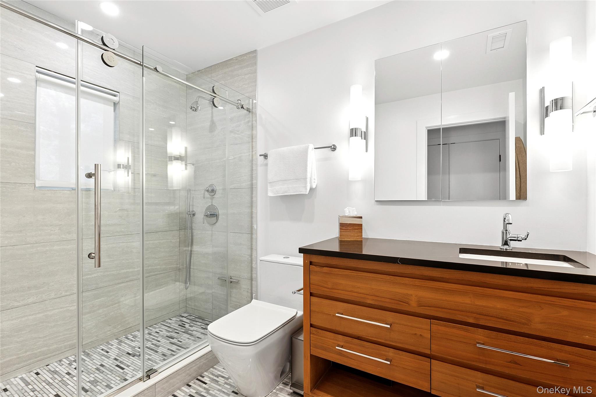 70 Whooping Hollow Road, East Hampton, NY 11937