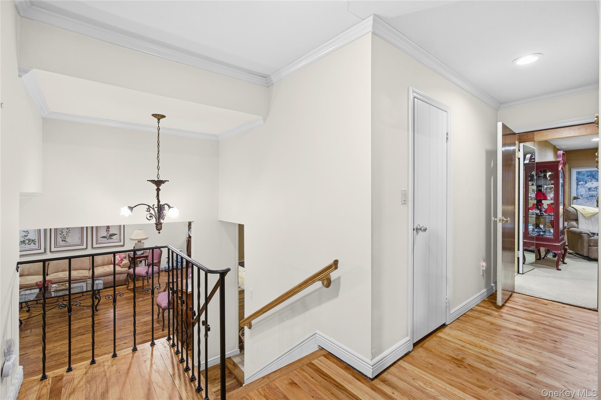 7 Judith Street, Plainview, NY 11803