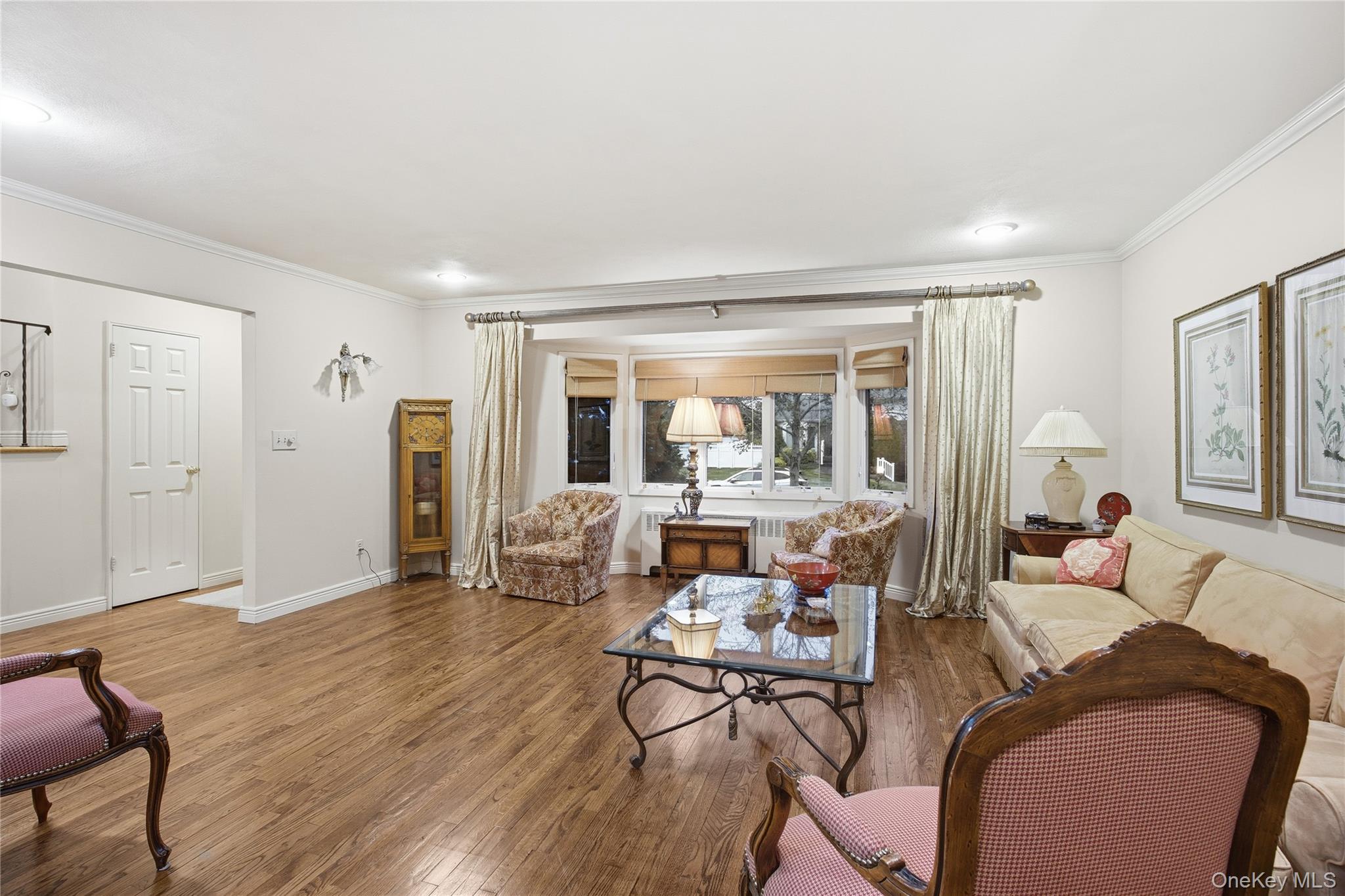 7 Judith Street, Plainview, NY 11803