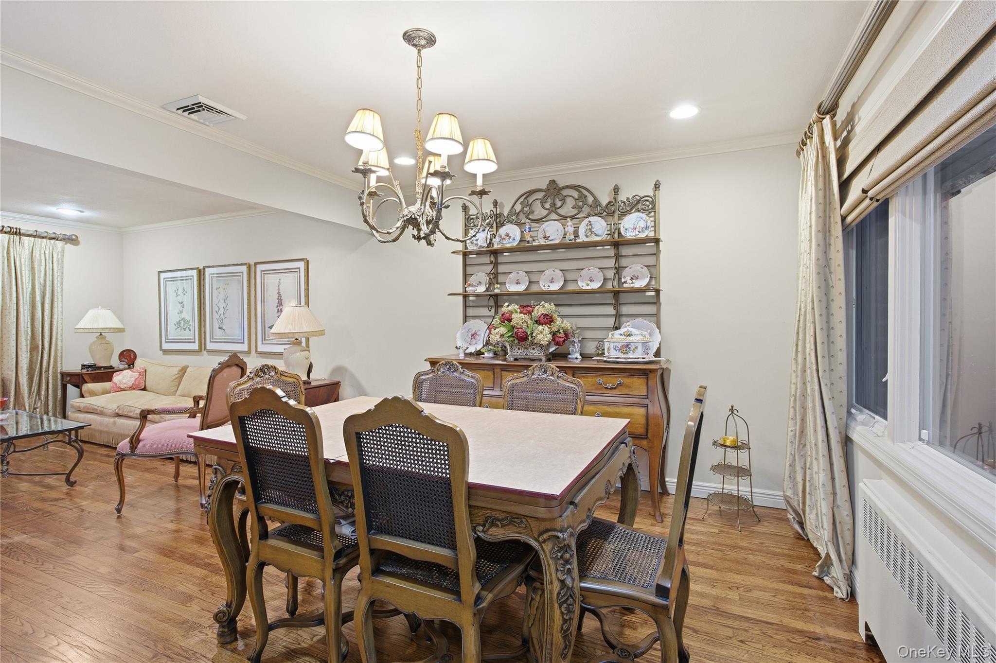 7 Judith Street, Plainview, NY 11803