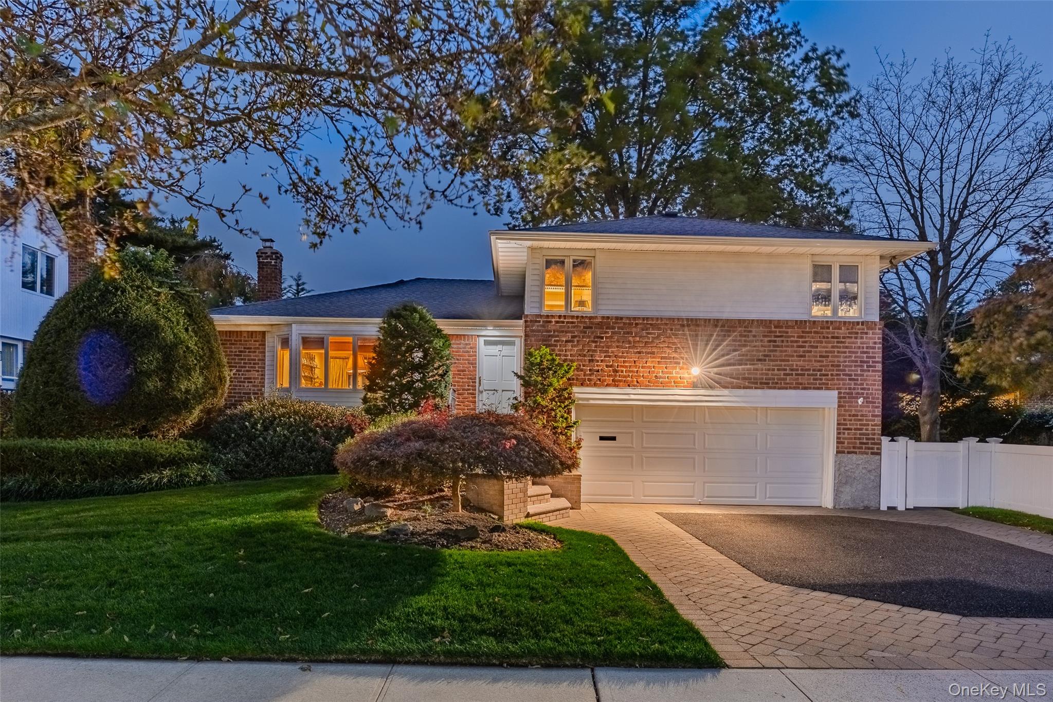 7 Judith Street, Plainview, NY 11803