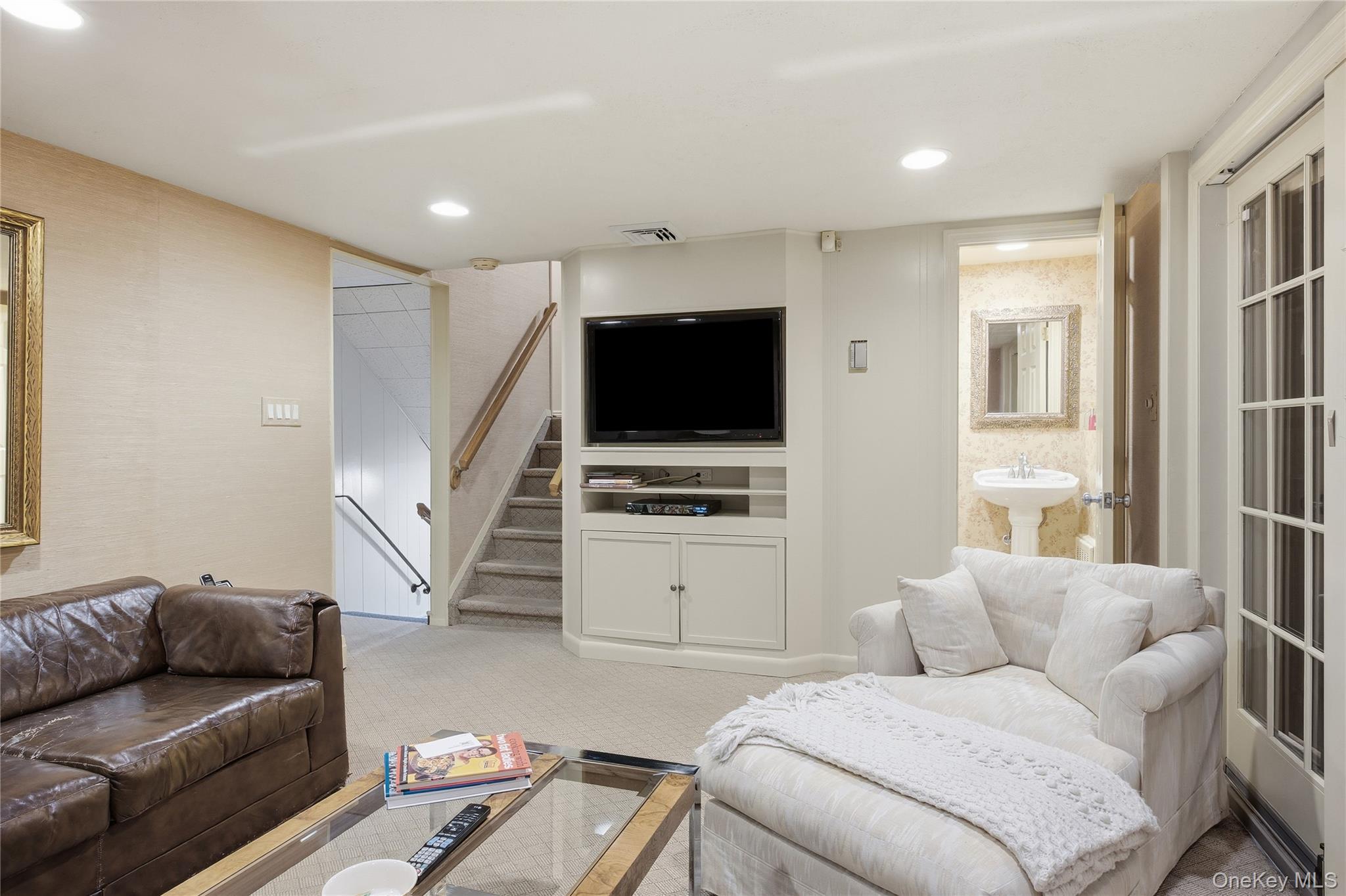 7 Judith Street, Plainview, NY 11803