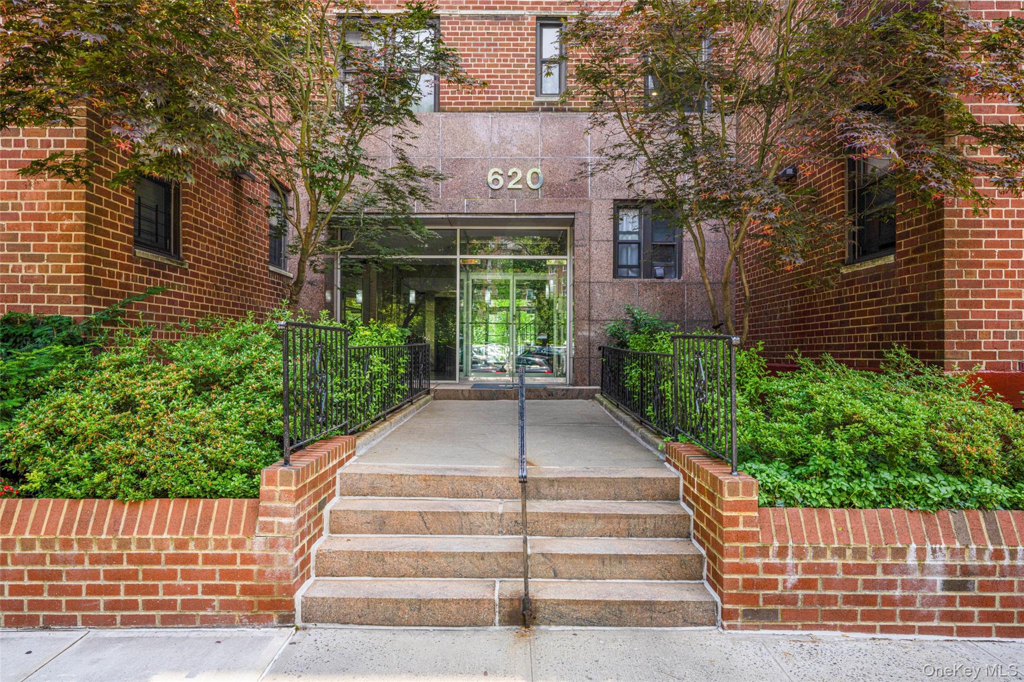 620 W 239th Street # 2C, Bronx, NY 10463