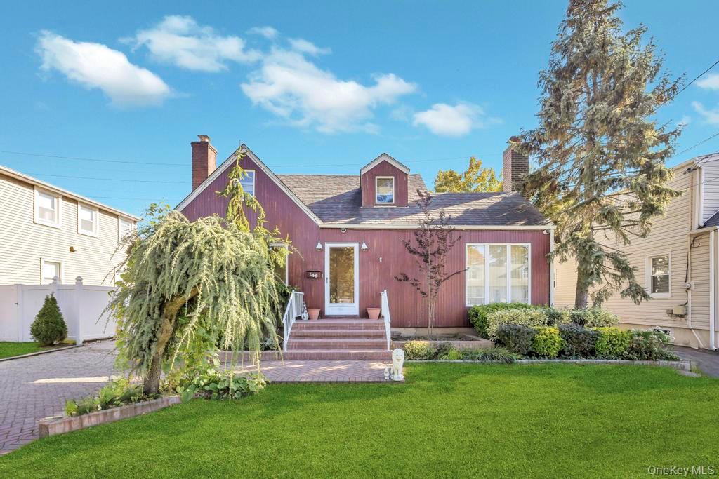 149 Foster Avenue, Valley Stream, NY 11580