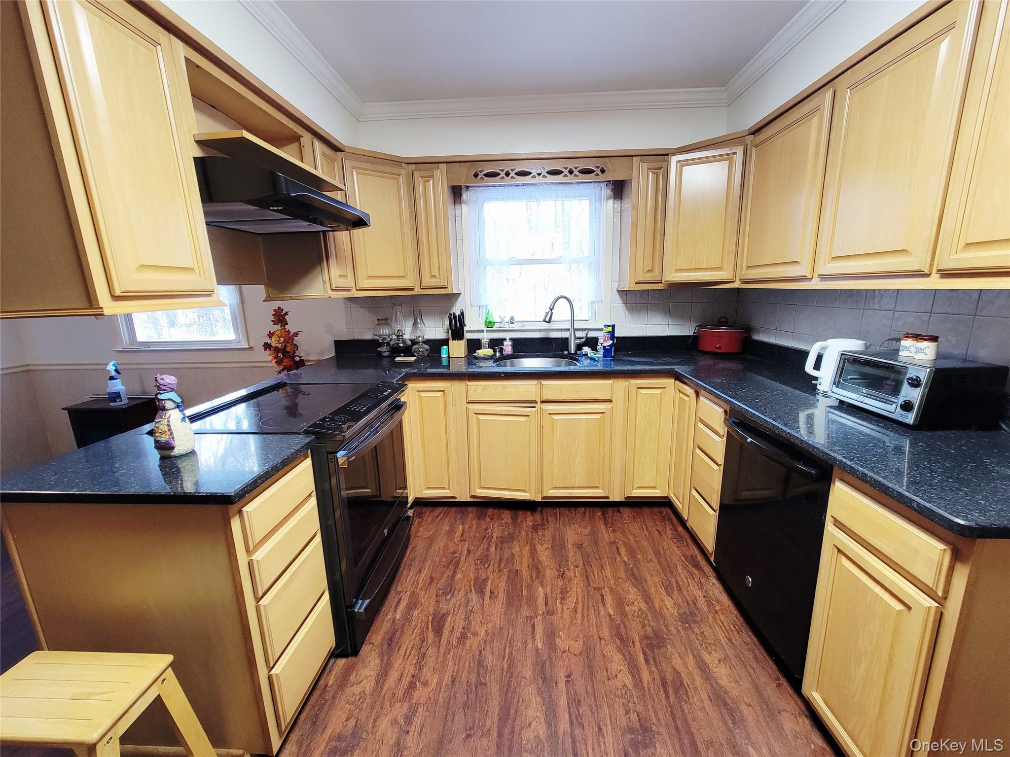 107 Oscawana Lake Road, Putnam Valley, NY 10579