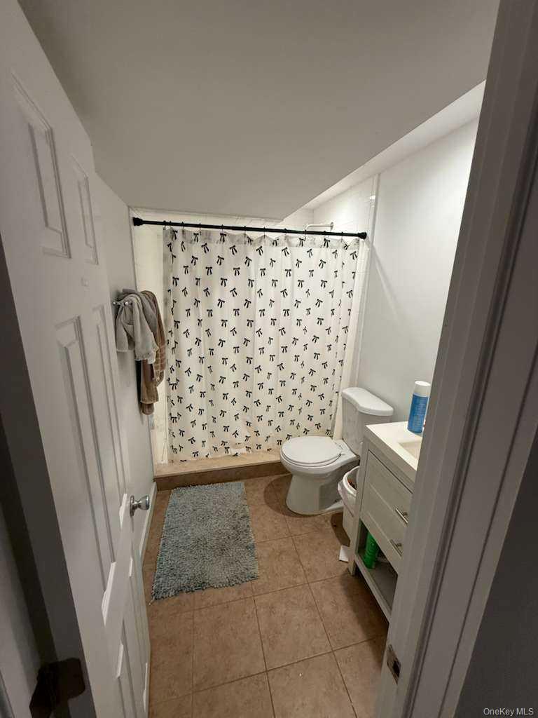 Hampton Bays, NY 11946