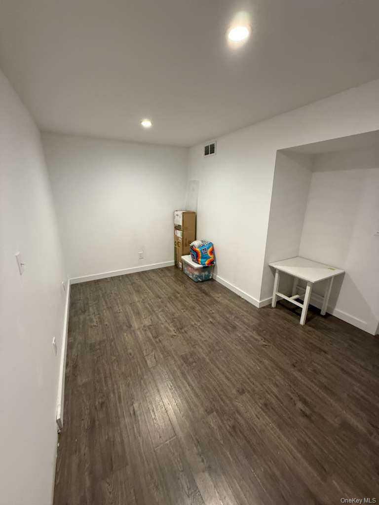 Hampton Bays, NY 11946