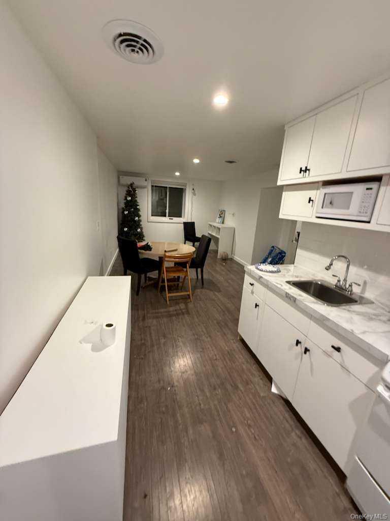 Hampton Bays, NY 11946