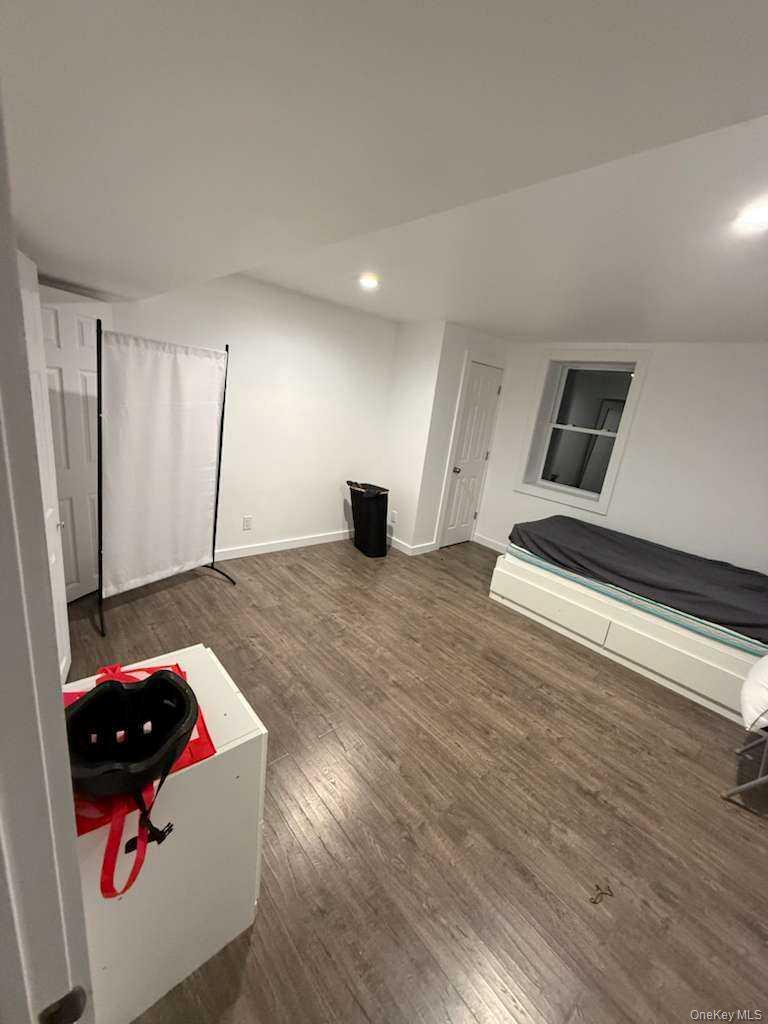 Hampton Bays, NY 11946