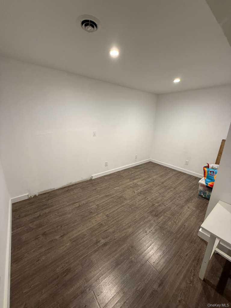 Hampton Bays, NY 11946