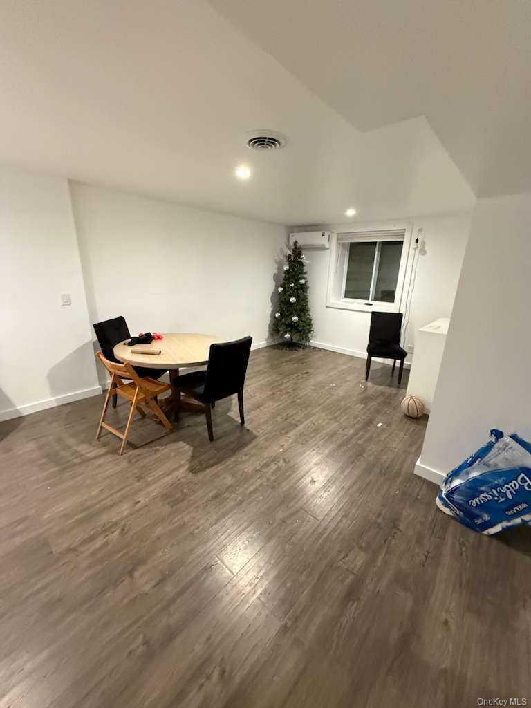 Hampton Bays, NY 11946