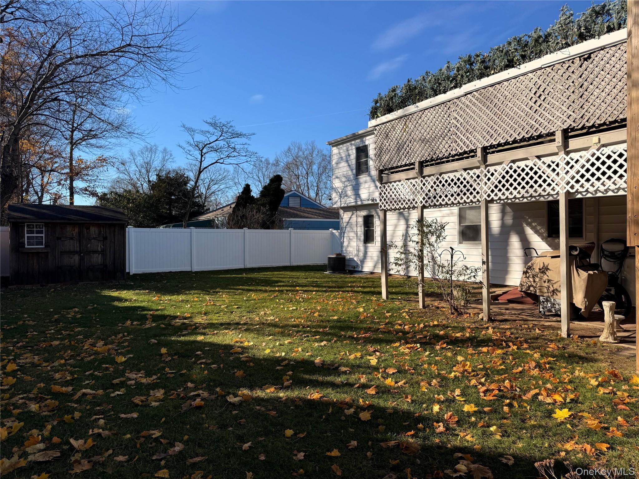 10 Armell Street, Huntington Station, NY 11746