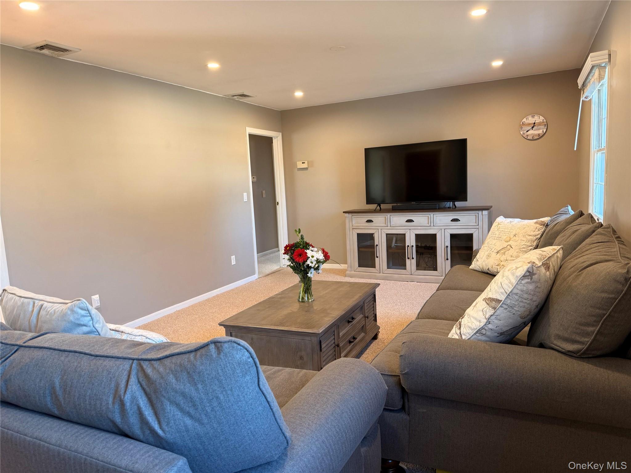 10 Armell Street, Huntington Station, NY 11746