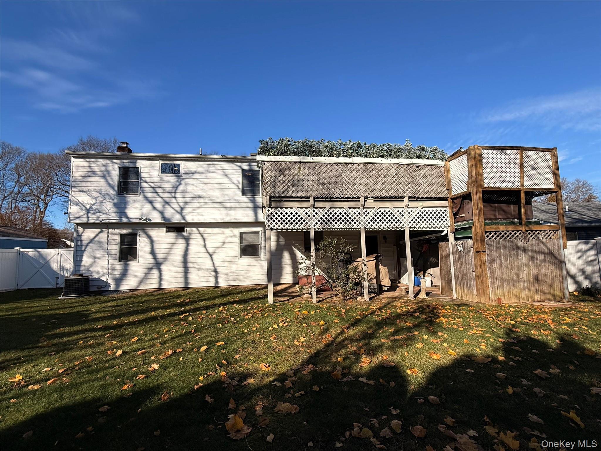 10 Armell Street, Huntington Station, NY 11746