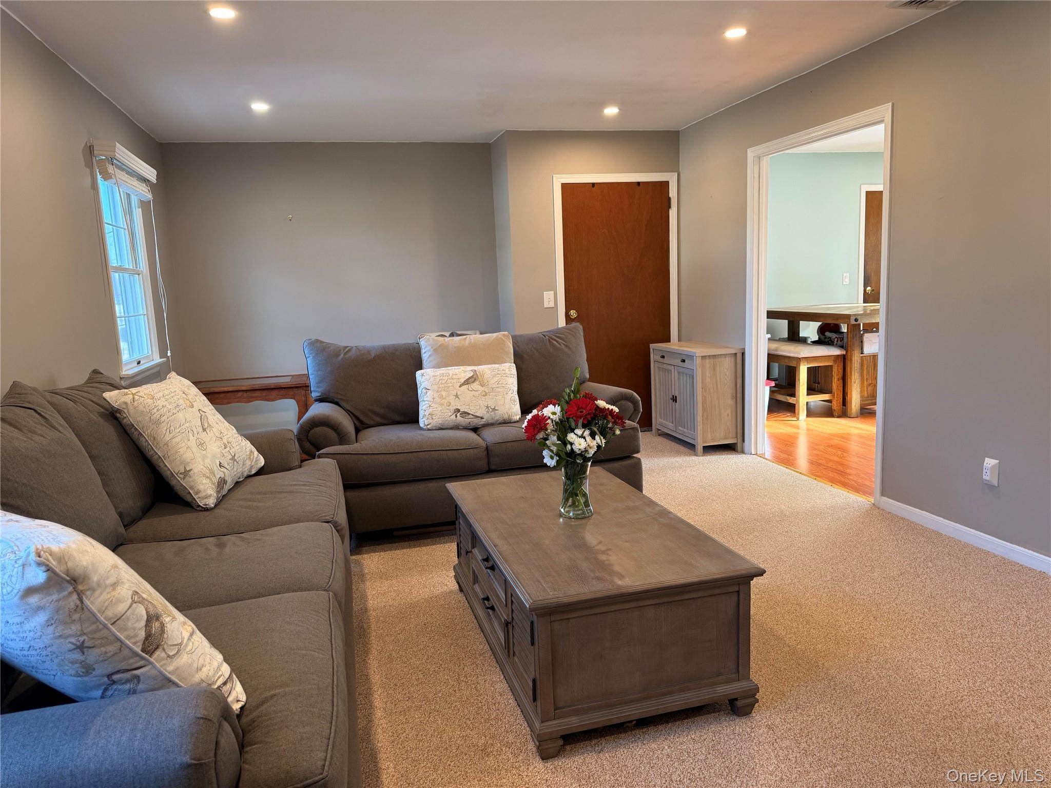 10 Armell Street, Huntington Station, NY 11746