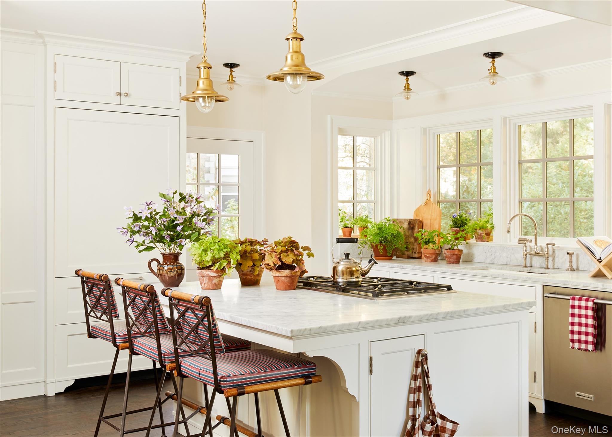 86 Pondfield Road W, Bronxville, NY 10708