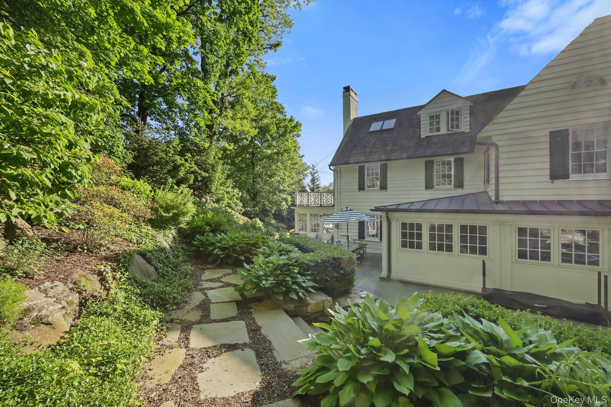 86 Pondfield Road W, Bronxville, NY 10708