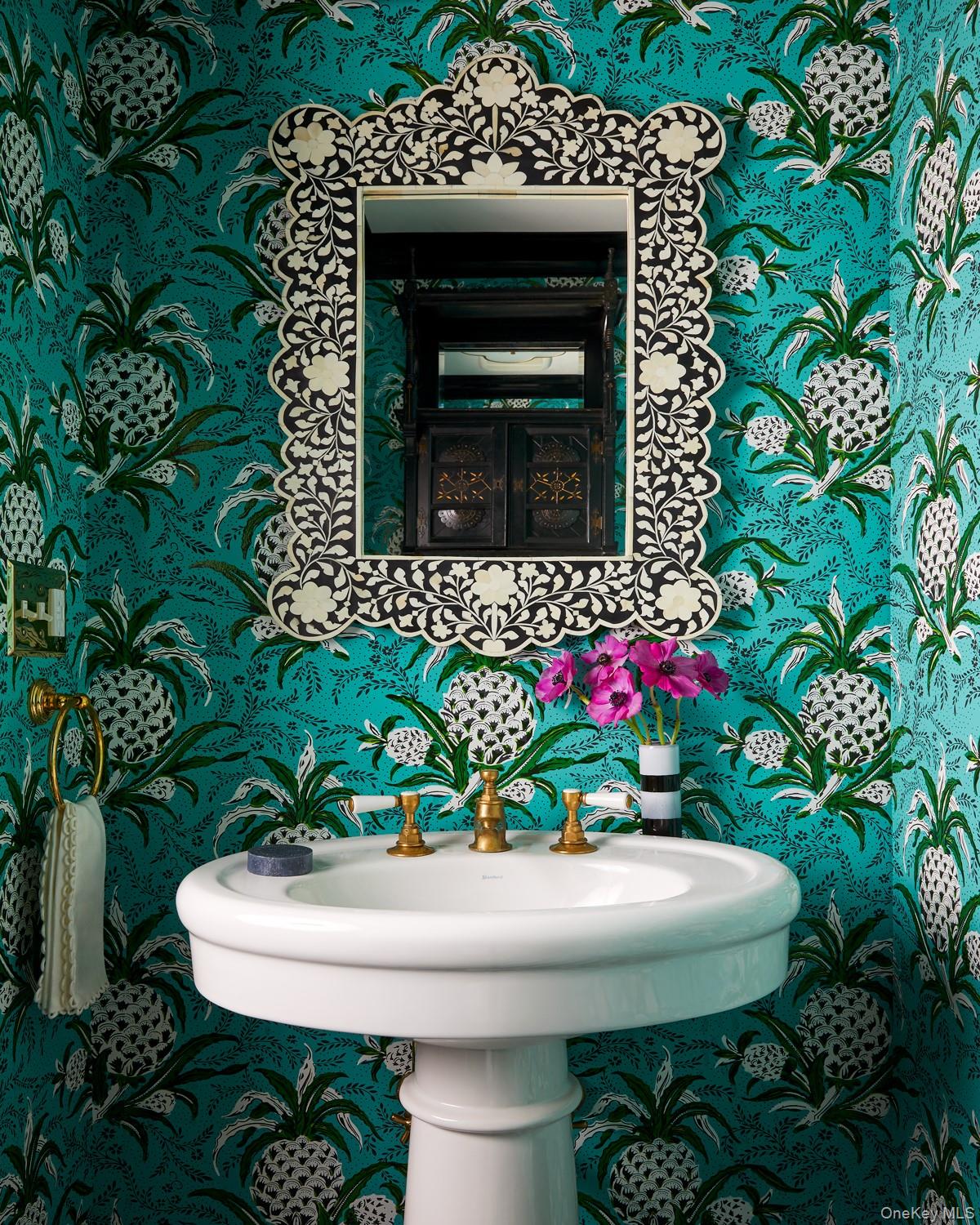 86 Pondfield Road W, Bronxville, NY 10708