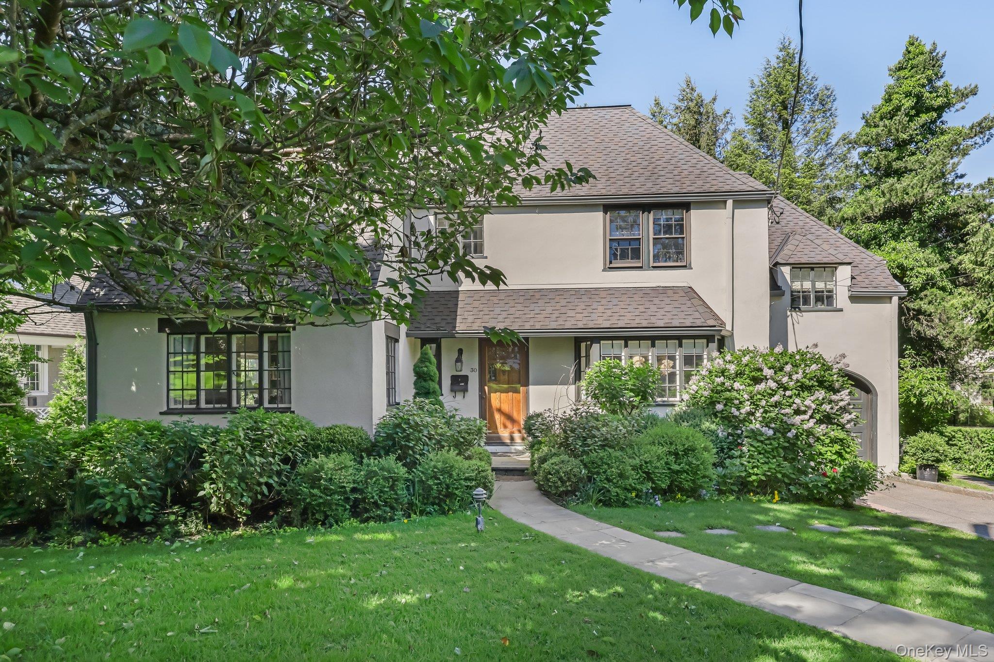 30 Studio Lane, Bronxville, NY 10708