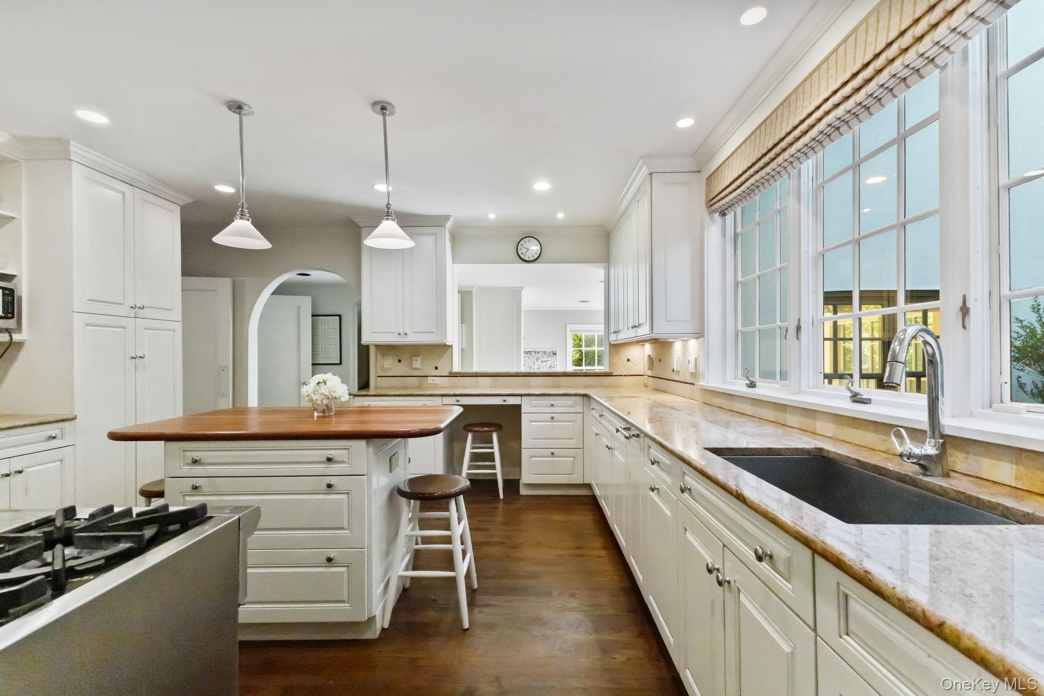 30 Studio Lane, Bronxville, NY 10708