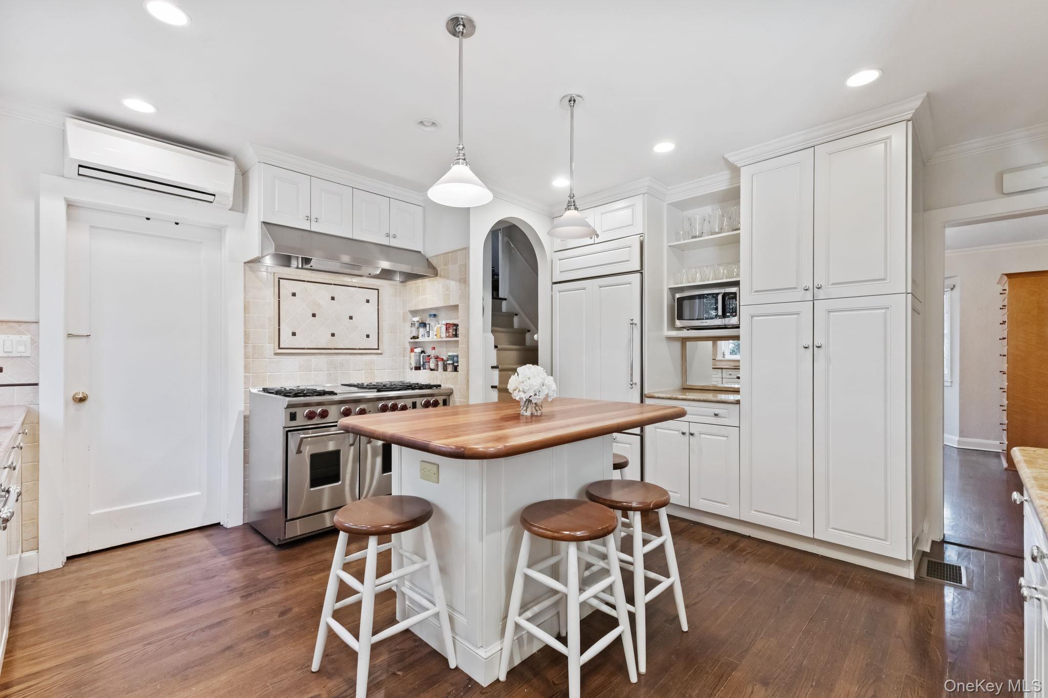 30 Studio Lane, Bronxville, NY 10708