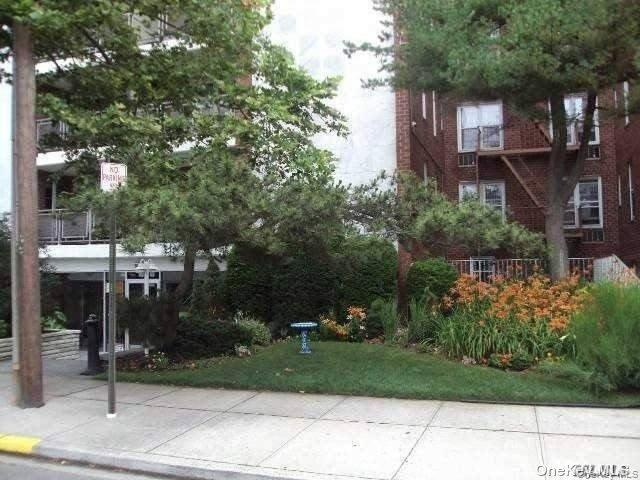 100 Brooklyn Avenue # 3S, Freeport, NY 11520