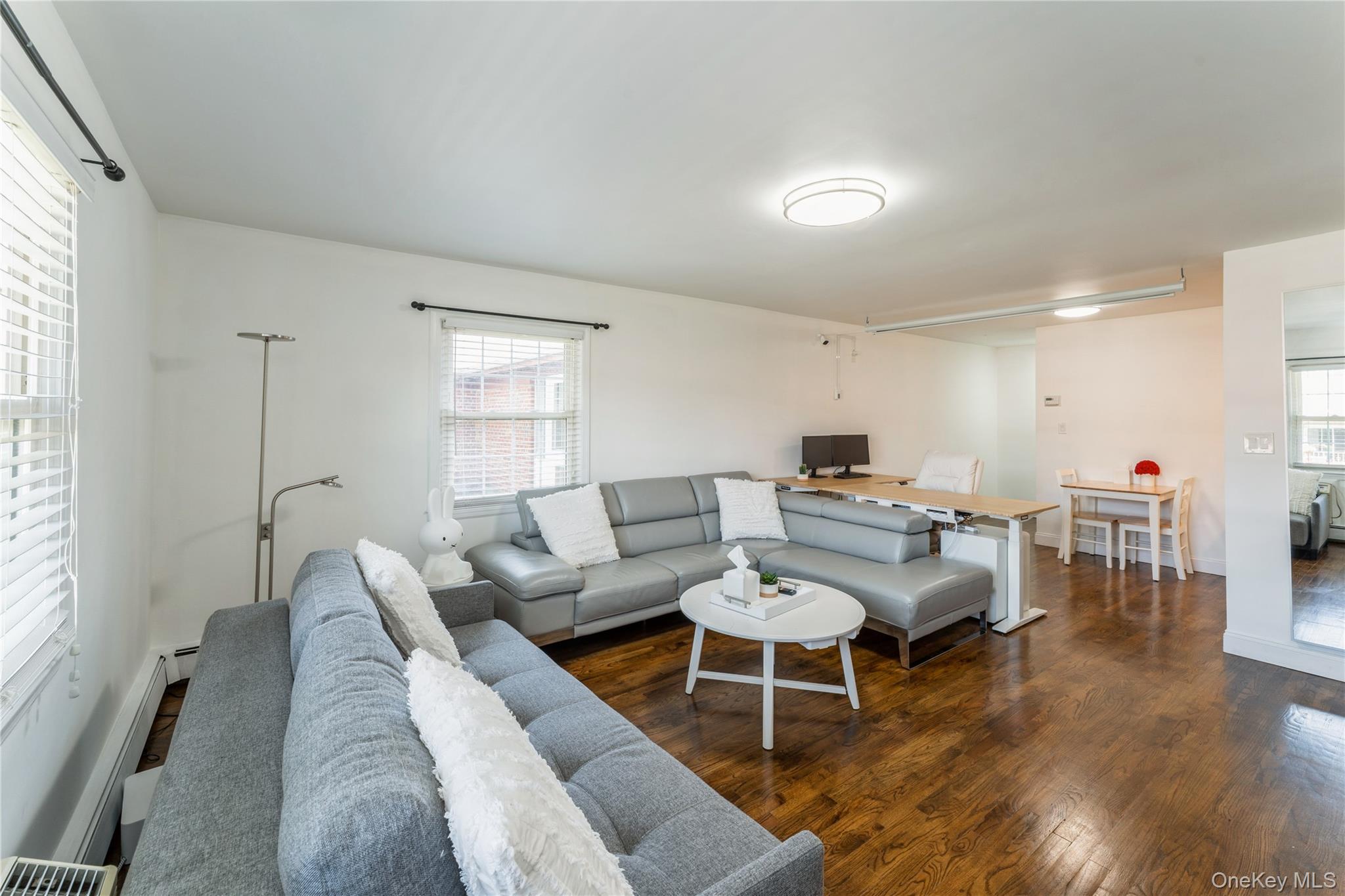 4 Windermere Place # 6, Rockville Centre, NY 11570