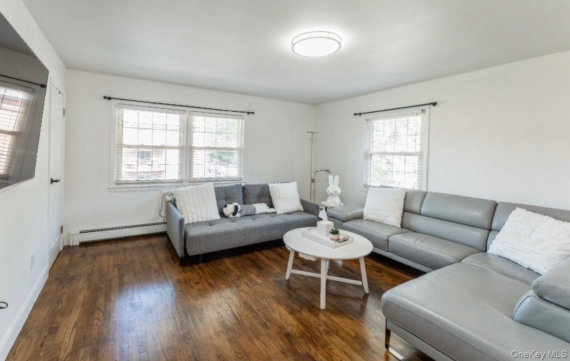 4 Windermere Place # 6, Rockville Centre, NY 11570