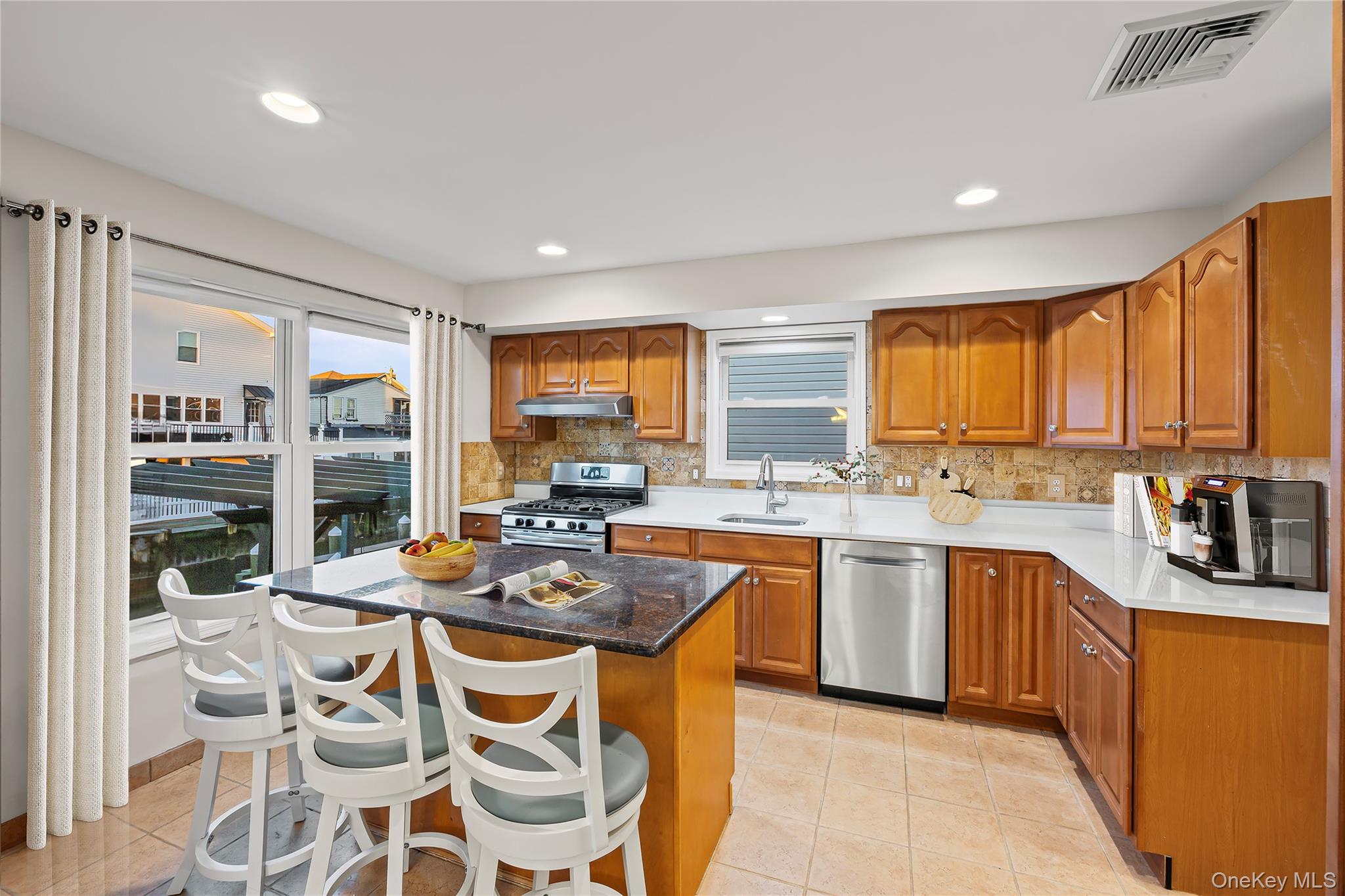 647 Lincoln Street, Baldwin Harbor, NY 11510