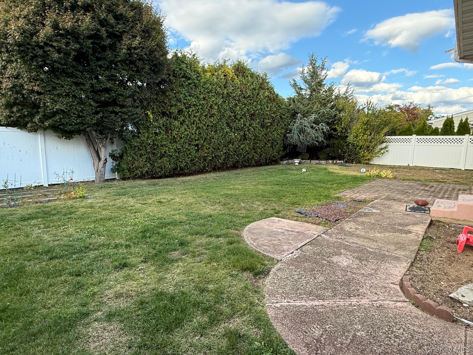 198 Guildford Court, West Hempstead, NY 11552