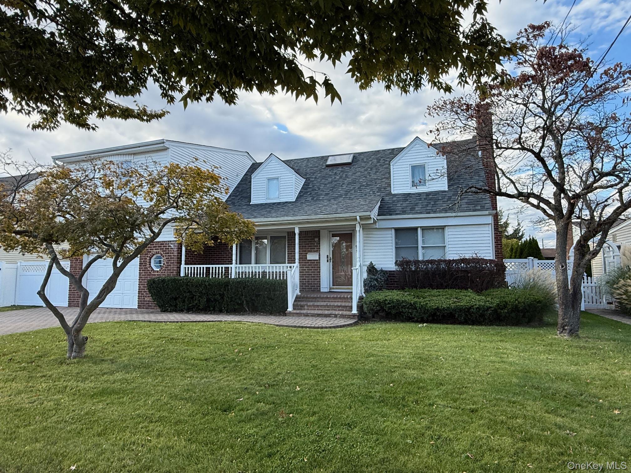 198 Guildford Court, West Hempstead, NY 11552