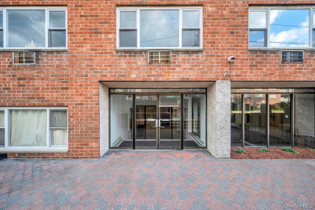 101 Lincoln Avenue # 1f, Mineola, NY 11501