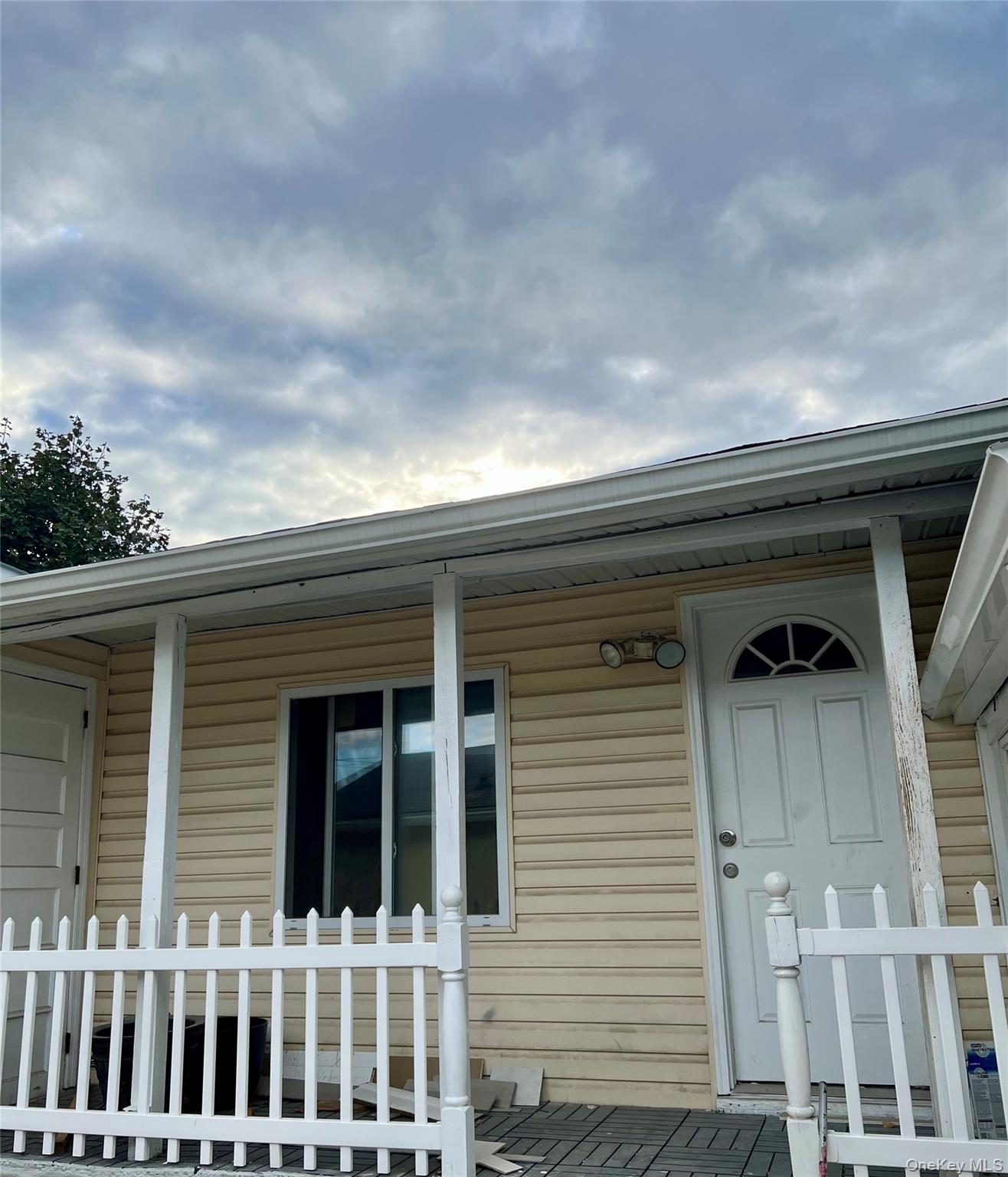 32 Wellington Street # 1, Hempstead, NY 11550