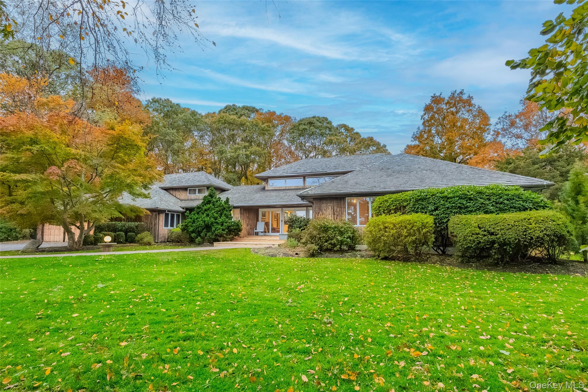 18 Golf Club Road, Saint James, NY 11780